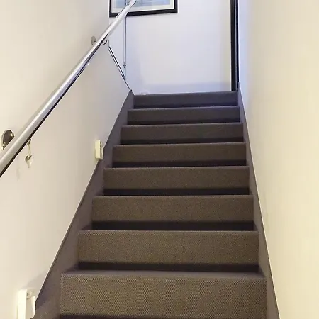 Apt, 3 Apartment